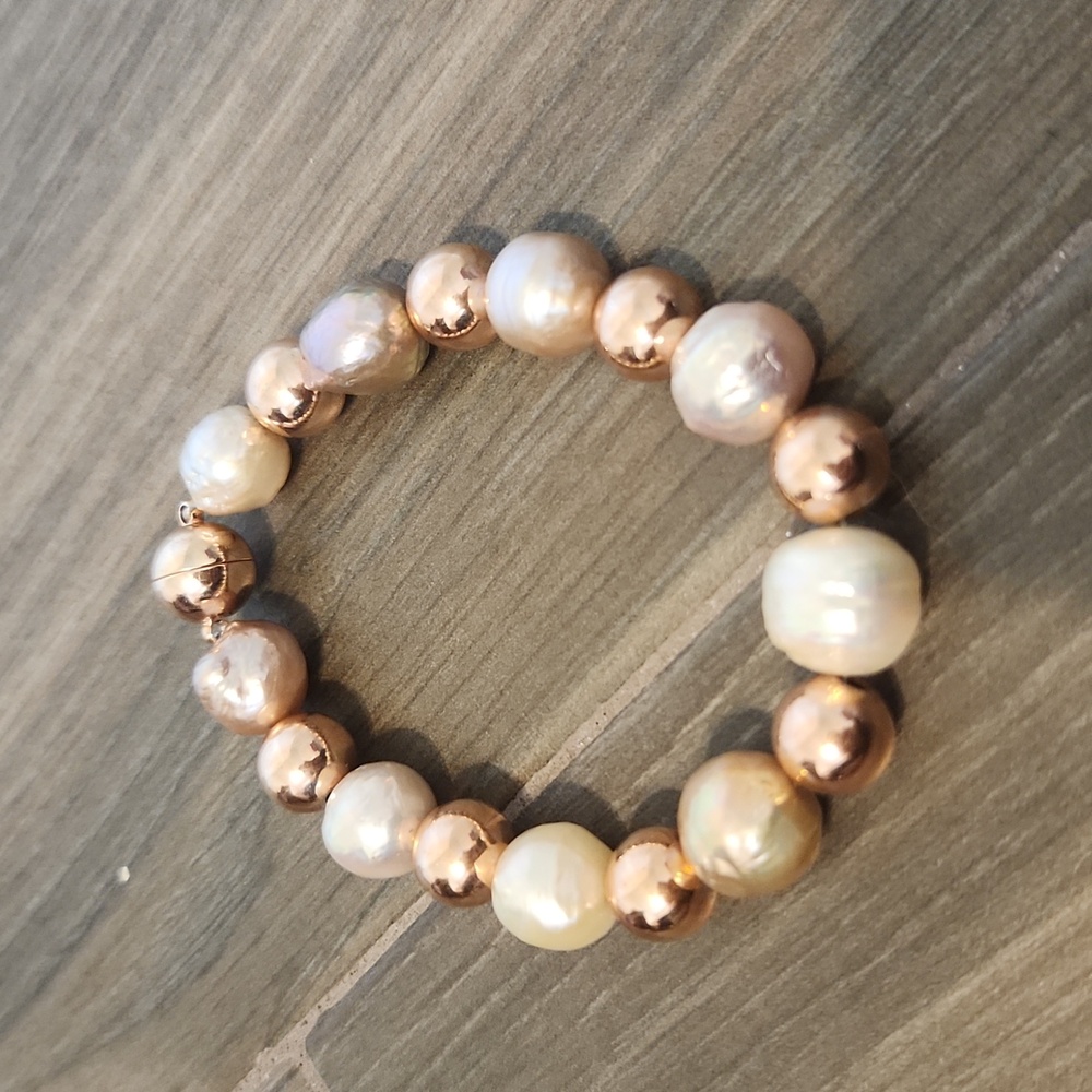 Honora Baroque pearl Italy 8" bronze and white beaded bracelet